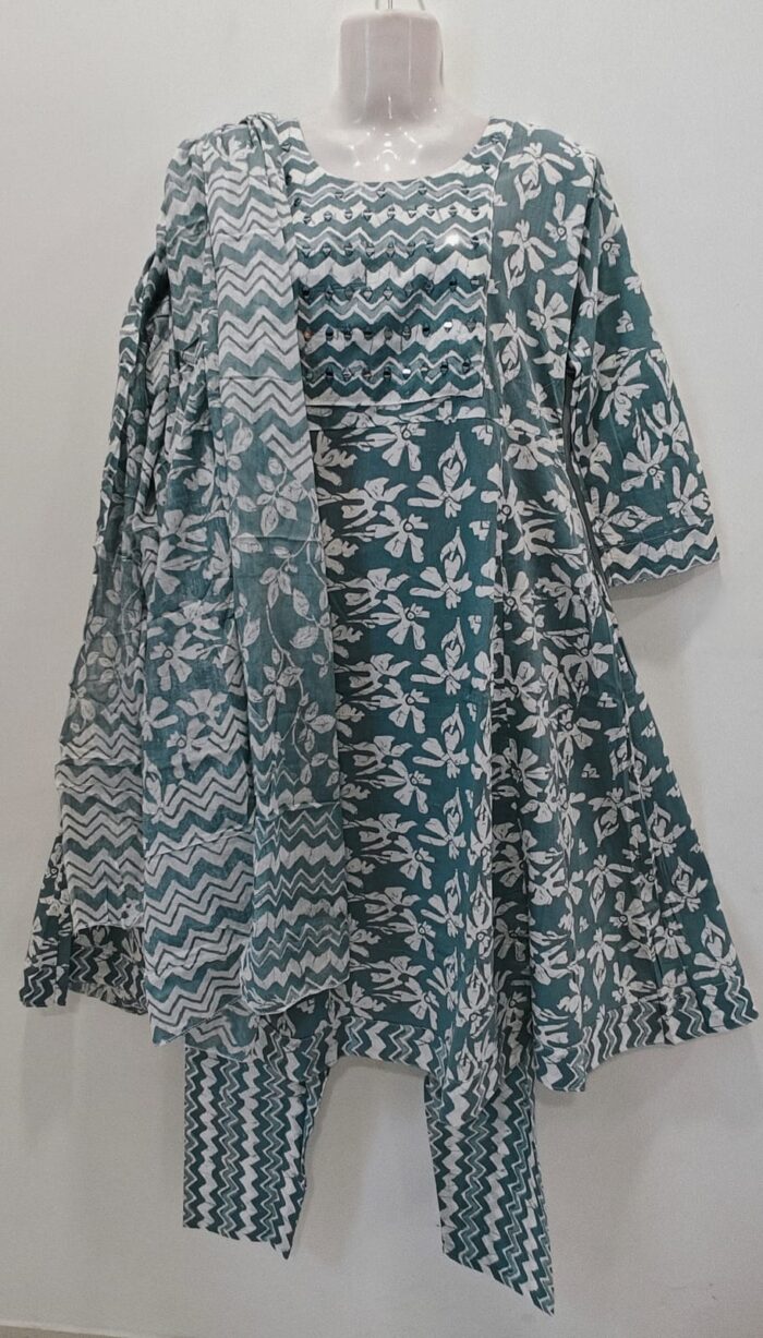 Anarkali/Flared style kurta with Pant and Dupatta - Image 5